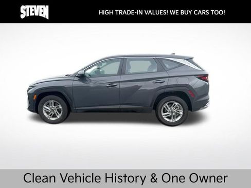 Used 2025 Hyundai Tucson SE AWD/4WD image 3