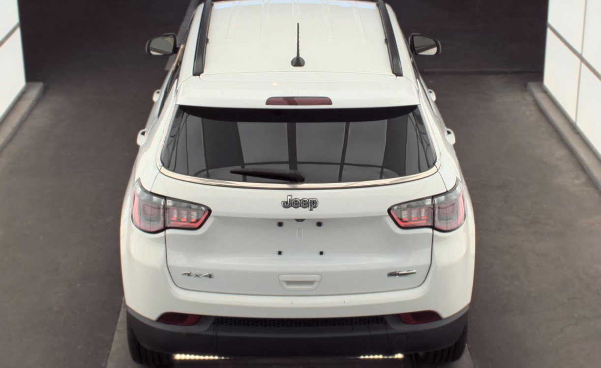 Used 2024 Jeep Compass Latitude AWD/4WD image 5
