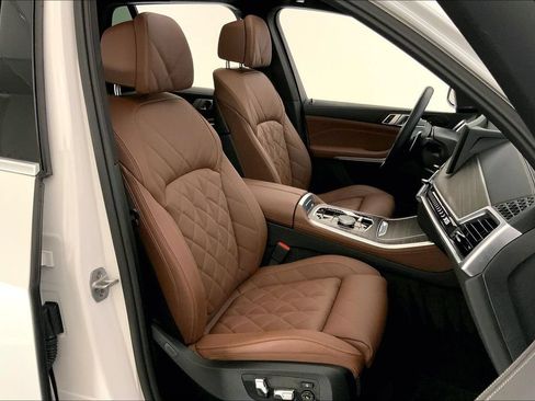 Used 2025 BMW X5 xDrive50e AWD/4WD image 6