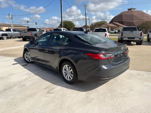 Used 2025 Toyota Camry LE FWD image 5