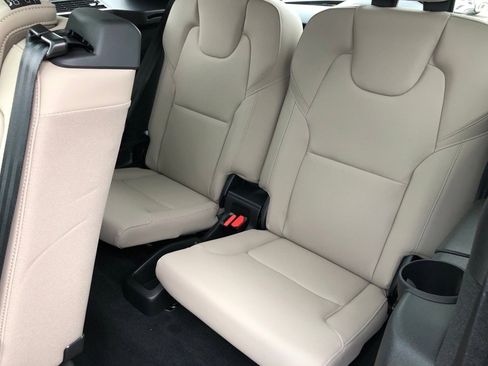 New 2026 Volvo XC90 B5 Plus image 36