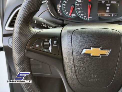 Used 2021 Chevrolet Trax LS w/ Tint and Cruise Package image 33