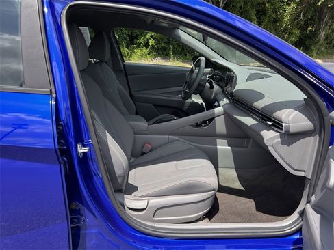 Used 2024 Hyundai Elantra SEL image 14