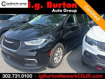 Used 2024 Chrysler Pacifica Touring-L