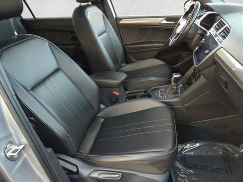 Certified 2022 Volkswagen Tiguan SE R-Line image 23