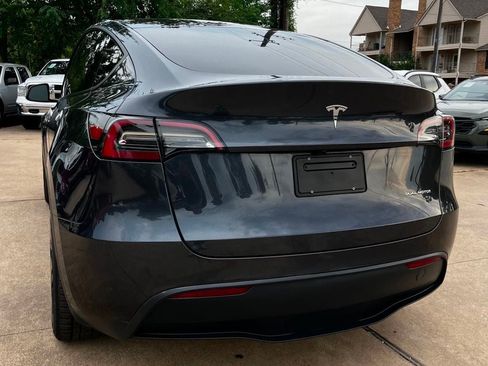 Used 2024 Tesla Model Y Long Range AWD/4WD image 9