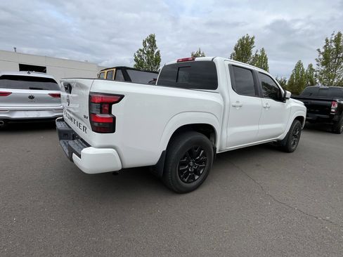 Used 2023 Nissan Frontier SV w/ SV Convenience Package RWD image 3