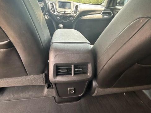 Used 2021 Chevrolet Equinox LT FWD image 20