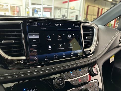 New 2026 Chrysler Pacifica Select image 24