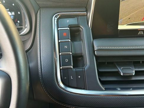 Used 2024 GMC Yukon XL SLT AWD/4WD image 29