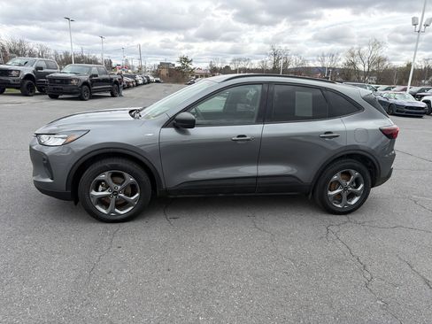 Used 2025 Ford Escape ST-Line image 9