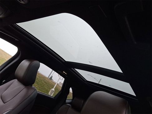 Used 2020 Ford Edge Titanium w/ Equipment Group 301A image 21