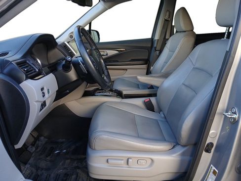 Used 2017 Honda Pilot Touring image 9
