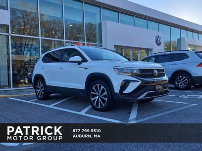 Certified 2023 Volkswagen Taos SE w/ Panoramic Sunroof Package