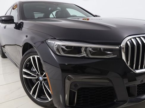 Used 2022 BMW 750i xDrive w/ M Sport Package image 21