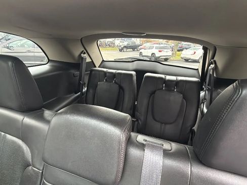 Used 2010 Lincoln MKT AWD image 13