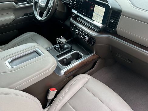 Used 2022 GMC Sierra 1500 SLT w/ SLT Convenience Package image 15