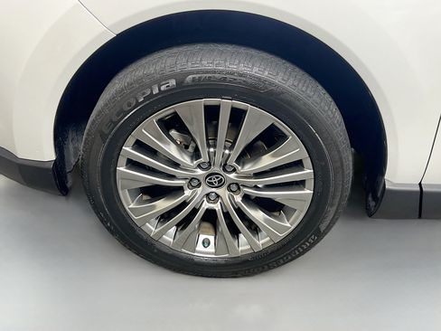 Used 2023 Toyota Venza Limited AWD/4WD image 13