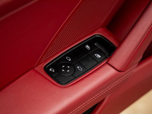 Certified 2022 Porsche 911 Targa 4 image 26