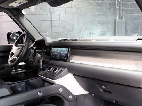 Used 2024 Land Rover Defender 110 X-Dynamic SE image 53