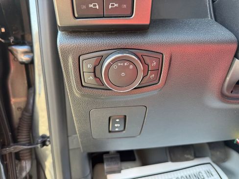 Used 2017 Ford F150 Lariat image 25