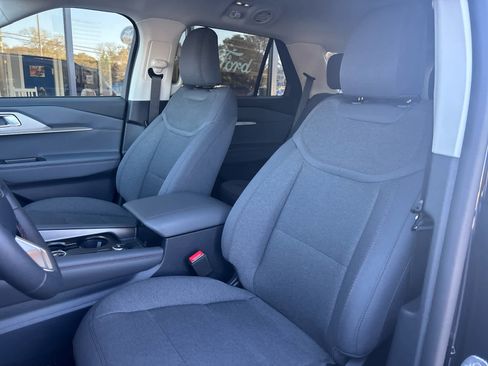 New 2026 Ford Explorer Active image 19