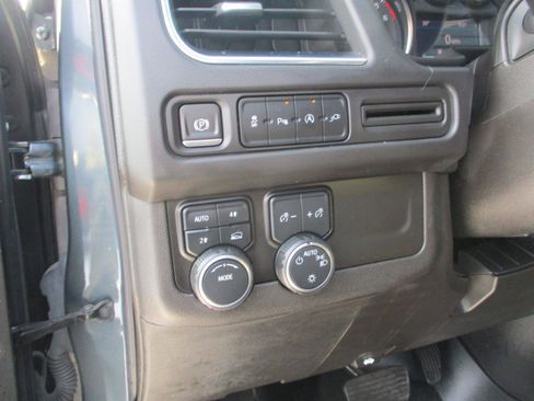 Used 2021 Chevrolet Tahoe RST image 25