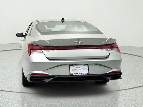 Used 2021 Hyundai Elantra SEL w/ Convenience + Premium Package FWD image 6