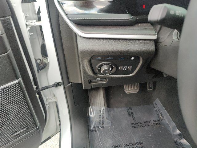 Used 2023 Jeep Grand Cherokee 4WD 4xe image 41