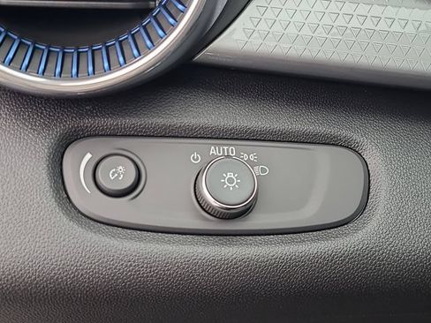 New 2026 Chevrolet Trax LT w/ Midnight Edition FWD image 19