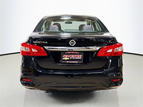 Used 2017 Nissan Sentra S image 6