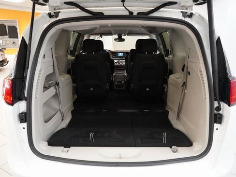 Used 2017 Chrysler Pacifica Touring Plus image 14