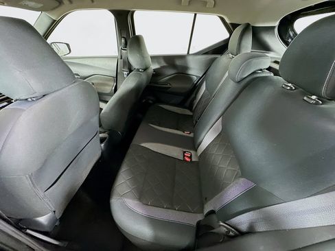 Used 2019 Nissan Kicks SV FWD image 30