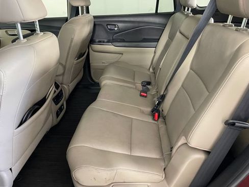Used 2021 Honda Pilot Touring image 12