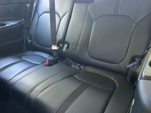 Used 2024 Honda Pilot Touring image 27