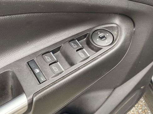 Used 2017 Ford Escape SE w/ Equipment Group 201A image 14