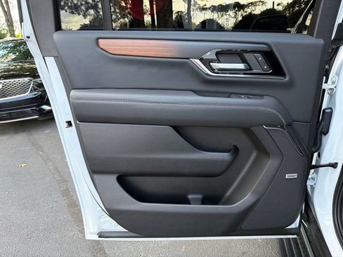 Used 2026 GMC Yukon XL Denali w/ Sun & Power Step Package RWD image 22