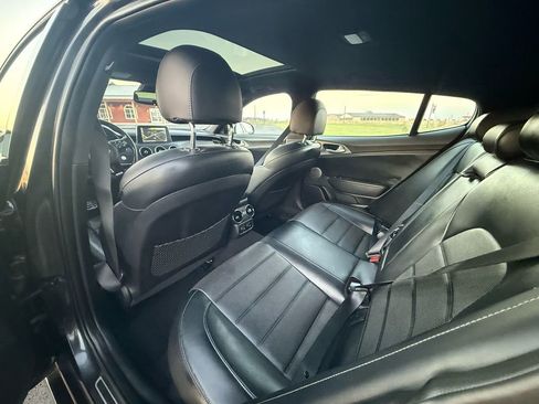 Used 2019 Kia Stinger GT2 image 17