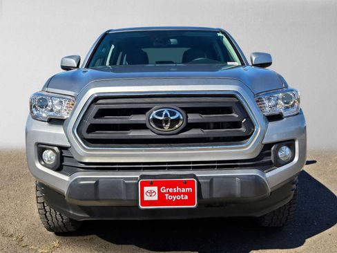 Used 2022 Toyota Tacoma SR5 w/ Black Out Package (TMS) AWD/4WD image 10
