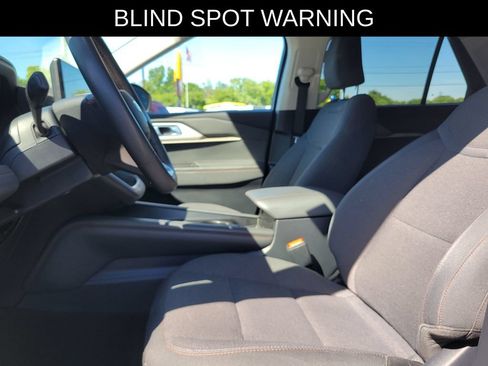 Used 2025 Ford Explorer Active AWD/4WD image 16
