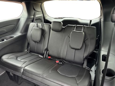 New 2026 Chrysler Pacifica Select image 26