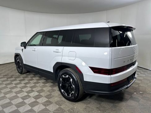 Used 2024 Hyundai Santa Fe SE image 5