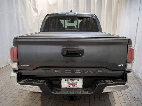 Used 2022 Toyota Tacoma TRD Off-Road image 5