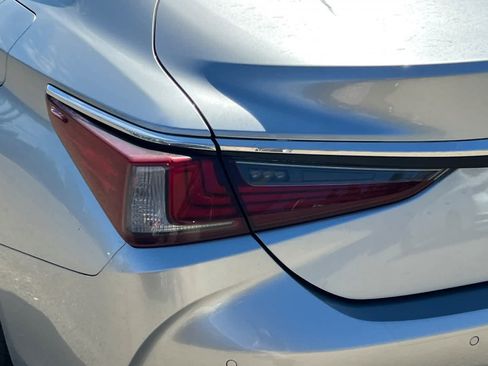 Certified 2023 Lexus ES 350 w/ Premium Package FWD image 15