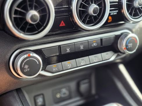 Used 2025 Nissan Sentra S image 27