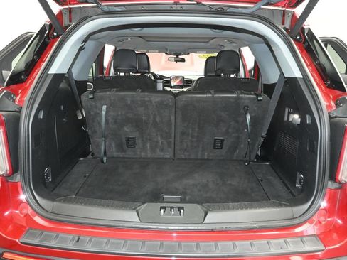 Used 2022 Ford Explorer XLT w/ Equipment Group 202A AWD/4WD image 11