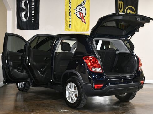Used 2021 Chevrolet Trax LS w/ Tint and Cruise Package image 92