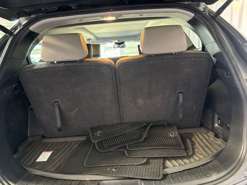 Used 2017 Hyundai Santa Fe FWD image 17