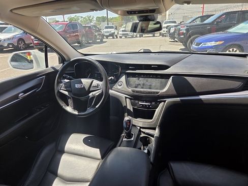 Used 2019 Cadillac XT5 Luxury w/ LPO, Black Ice Package AWD/4WD image 5