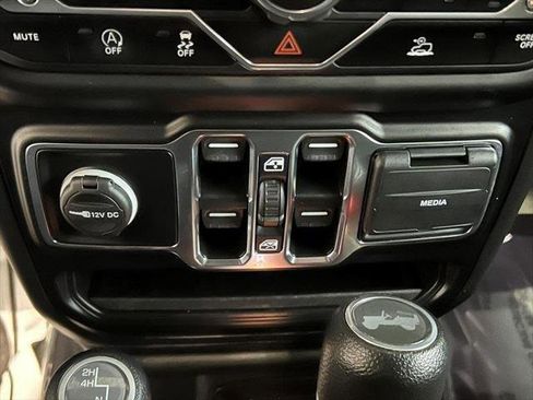 Certified 2022 Jeep Wrangler Unlimited Sahara w/ Cold Weather Group image 29